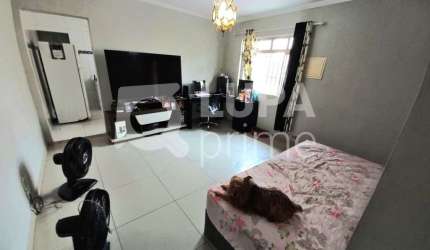 CASA COM 1 QUARTO E 1 VAGA DE GARAGEM À VENDA NA VILA NOVA MAZZEI