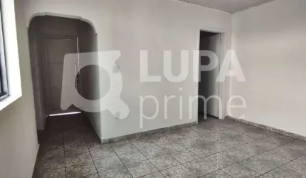 CASA COM 2 QUARTOS À VENDA NA VILA ISOLINA MAZZEI