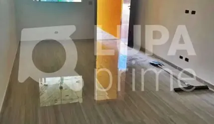 CASA COM 3 QUARTOS E 2 VAGAS DE GARAGEM À VENDA NA VILA SABRINA