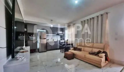 CASA COM 2 QUARTOS E 2 VAGAS DE GARAGEM À VENDA NA VILA NOVA MAZZEI