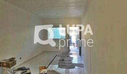 CASA COM 3 QUARTOS E 2 VAGAS DE GARAGEM À VENDA NO JARDIM GUANÇA