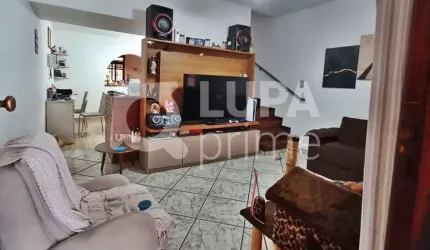 CASA COM 2 QUARTOS E 1 VAGA DE GARAGEM Á VENDA NA VILA CONSTANÇA