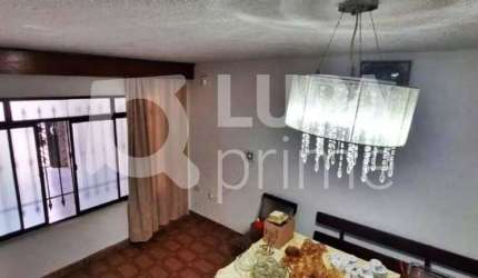 CASA COM 4 QUARTOS E 2 VAGAS DE GARAGEM À VENDA NO PARQUE EDU CHAVES