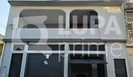 CASAS PARA RENDA, COM DOIS BLOCOS DE 4 CASAS, FINO ACABAMENTO,  COBERTURA PRINCIOAL COM 2 SUITES.