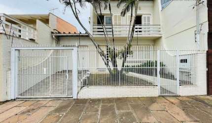 Sobrado com 3 dormitórios à venda, 198 m² por R$ 680.000,00 - Centro - São Leopoldo/RS