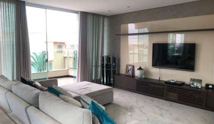 Excelente Casa de condomínio, com 4 suítes fino acabamento Vespasiano
