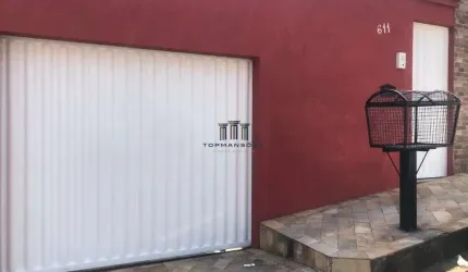 Linda Casa Geminada 3 quartos com suíte e churrasqueira no Bairro Copacabana