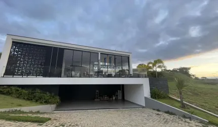 Casa moderna mobiliada com 4 quartos, spa e piscina em Alphaville Vespasiano