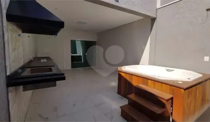 Sobrado com 3 quartos à venda em Vila Carrão - SP
