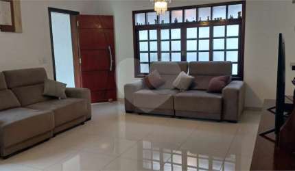Sobrado com 3 quartos à venda em Vila Ema - SP