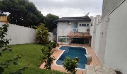 Sobrado com 4 quartos à venda ou para locação em Vila Paulo Silas - SP