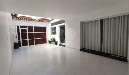Casa térrea com 4 quartos à venda em Jardim Avelino - SP