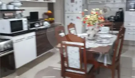 Casa térrea com 4 quartos à venda em Vila Margarida - SP