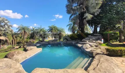 Terreno em condomínio fechado com área de lazer completo !!!