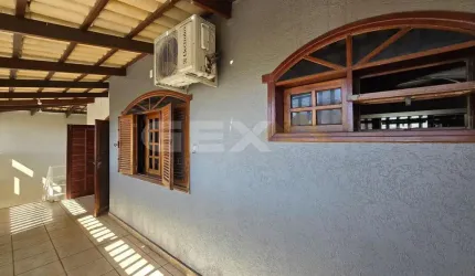 Casa com área gourmet no bairro Antônio Fonseca