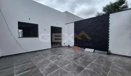 Casa à venda no Interlagos, 03 quartos, 01 suíte, 02 vagas.