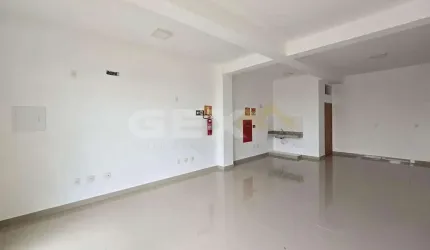 Loja de 47m² com cozinha e banheiro no bairro liberdade