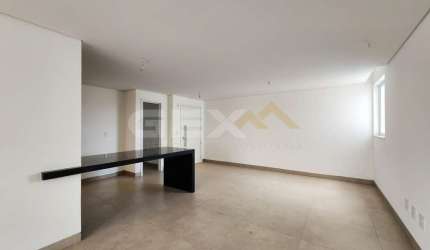 Apartamento à venda no Centro, 3 quartos sendo 1 suíte e escritório.