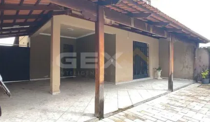 Casa Duplex à venda no bairro Bom Pastor, 3 quartos sendo 1 suíte.