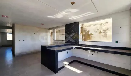 Casa à venda de 2 pavimentos no bairro São Roque, 3 quartos, 1 suíte e 3 vagas.