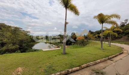 Vende-se lote em condomínio fechado Vésper medindo 800m² (25m x 32m).
