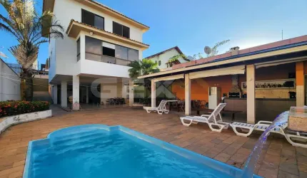 Casa à venda no bairro São José de 3 pavimentos, 5 quartos, 1 suíte e 4 vagas.
