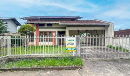 CASA no BOM RETIRO com 3 quartos para VENDA, 179 m²