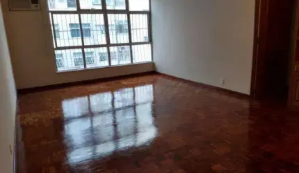 Excelente apartamento na Rua Ator Paulo Gustavo entre as Ruas Pereira da Silva e Alvares de Azevedo