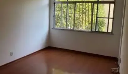 Vendo apartamento na Rua Cinco de Julho, prédio de esquina com a Geraldo Martins.