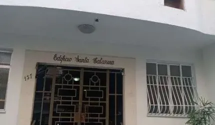 Ótimo apartamento na Rua Ator Paulo Gustavo 157 ao lado da Padaria e Confeitaria Beira Mar.
