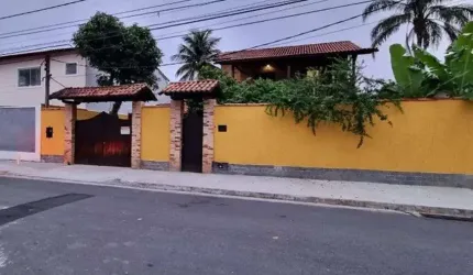 Excelente casa duplex, centro de terreno, lote inteiro de 15x30 (450m²),