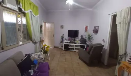 Boa Casa em Icaraí em baixo do condomínio Icaraí Tower.