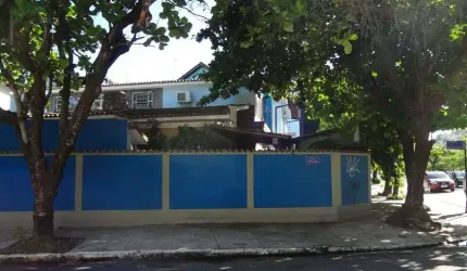 Excelente casa em São Francisco na rua principal