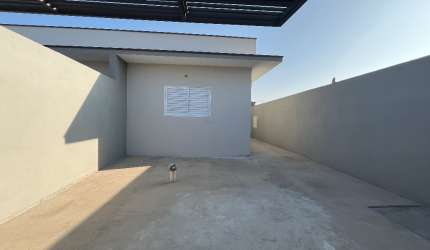Casa para venda com 3 quartos, 2 banheiros em Caraguatatuba-SP