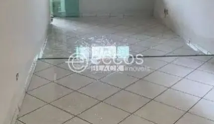 Casa à venda, 3 quartos, 1 suíte, 2 vagas, Cidade Jardim - Uberlândia/MG