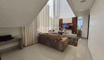 Casa à venda, 3 quartos, 1 suíte, 2 vagas, Segismundo Pereira - Uberlândia/MG