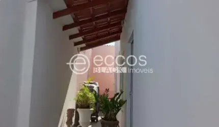 Casa à venda, 3 quartos, 1 suíte, 2 vagas, Shopping Park - Uberlândia/MG