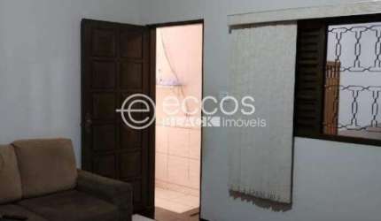 Casa à venda, 3 quartos, 2 suítes, 2 vagas, Dona Zulmira - Uberlândia/MG