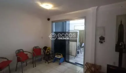 Casa à venda, 5 quartos, 2 suítes, Planalto - Uberlândia/MG