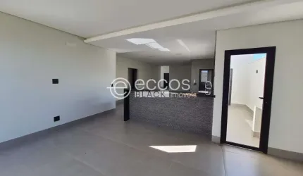 Casa em condomínio com 3 suítes para venda no bairro Novo Mundo