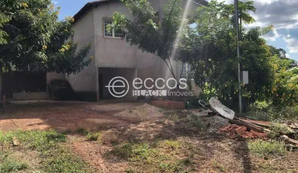 Chácara à venda, 4 quartos, 1 suíte, Área Rural de Uberlândia - Uberlândia/MG