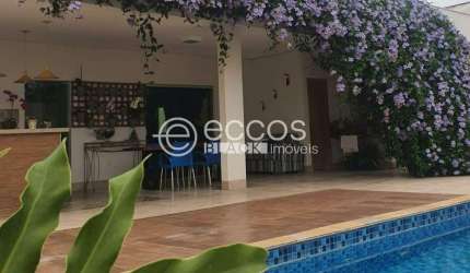 Casa à venda, 3 quartos, 3 suítes, 4 vagas, Jardim Karaíba - Uberlândia/MG