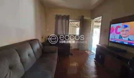 Casa à venda, 2 quartos, 2 vagas, Planalto - Uberlândia/MG