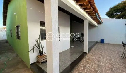 Casa à venda, 3 quartos, 1 suíte, 3 vagas, Jardim Canaã - Uberlândia/MG