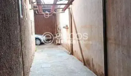 Barracão à venda, 1 quarto, Nossa Senhora das Graças - Uberlândia/MG