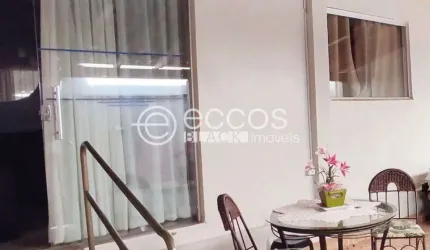 Casa à venda, 6 quartos, 2 vagas, Centro - Uberlândia/MG