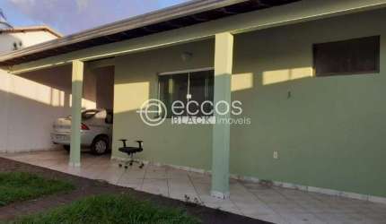 Casa à venda, 3 quartos, 1 suíte, 2 vagas, Cidade Jardim - Uberlândia/MG