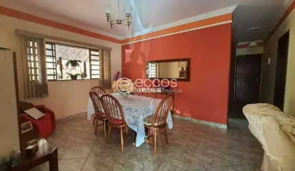 Casa à venda, 3 quartos, 1 suíte, 2 vagas, Carajás - Uberlândia/MG