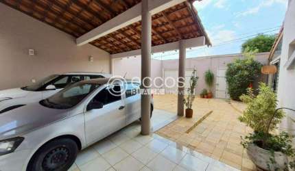 Casa à venda, 4 quartos, 4 suítes, 4 vagas, Jardim Karaíba - Uberlândia/MG
