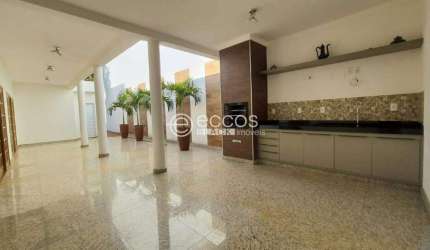 Casa à venda, 3 quartos, 1 suíte, 3 vagas, Jardim Karaíba - Uberlândia/MG